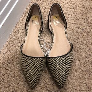 REPORT Pointed Toe Flats - size 8